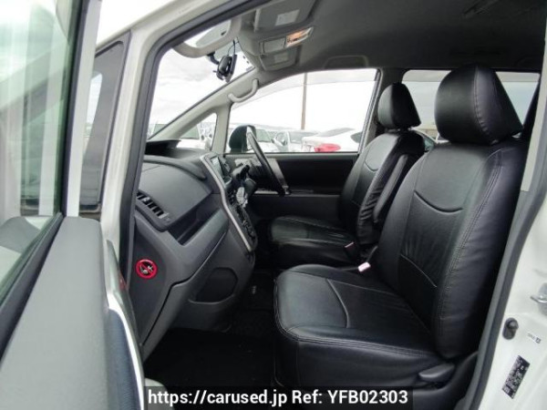 Used 2009 AT toyota voxy ZRR70W Image[13]