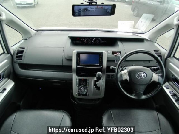 Used 2009 AT toyota voxy ZRR70W Image[17]