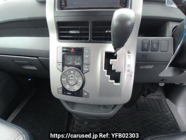 Used 2009 AT toyota voxy ZRR70W Image[24]