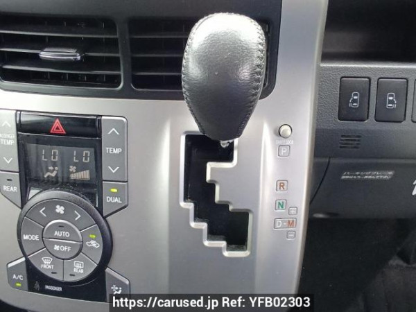 Used 2009 AT toyota voxy ZRR70W Image[26]
