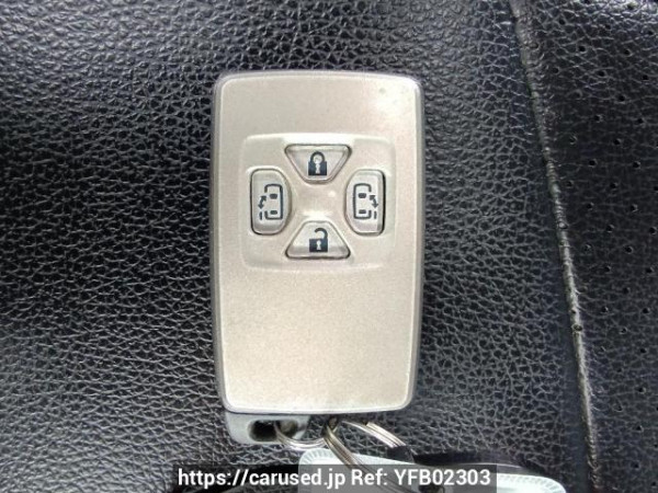 Used 2009 AT toyota voxy ZRR70W Image[27]