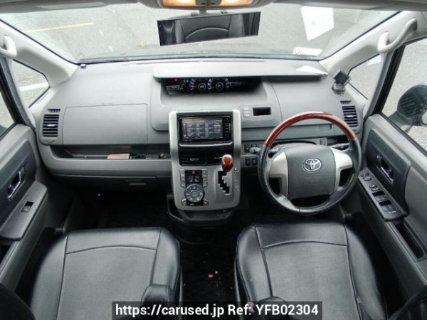 Used 2009 AT toyota noah ZRR70G Image[16]