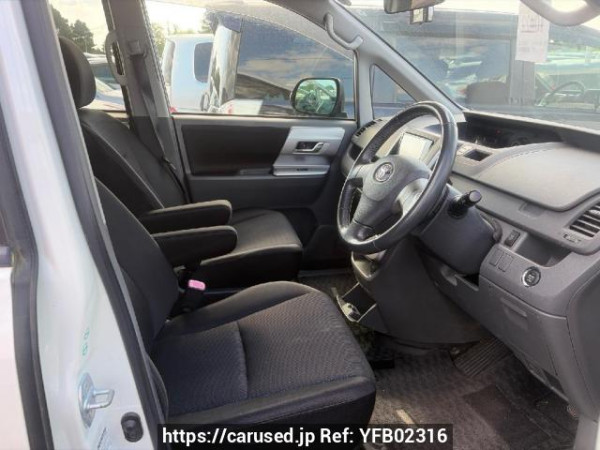 Used 2009 AT toyota voxy ZRR70W Image[11]