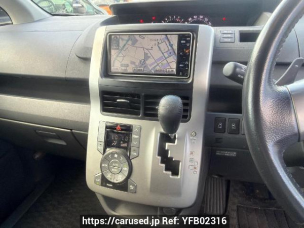 Used 2009 AT toyota voxy ZRR70W Image[12]