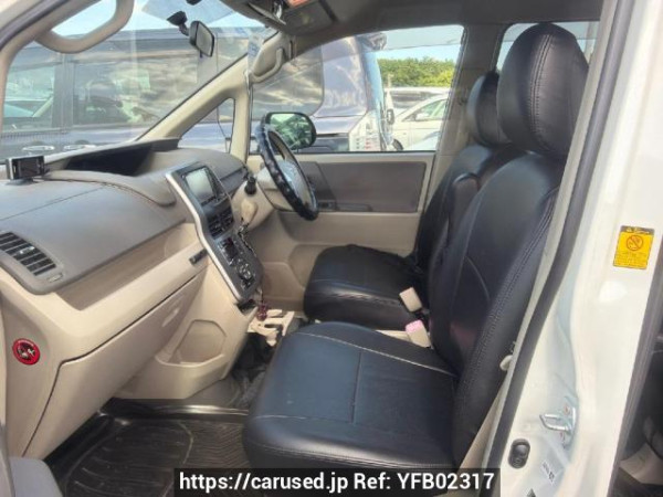 Used 2009 AT toyota noah ZRR70G Image[8]