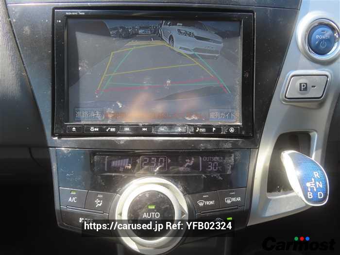 Buy Used 2013 Toyota Prius alpha ZVW41 (YFB02324) - Carused.jp