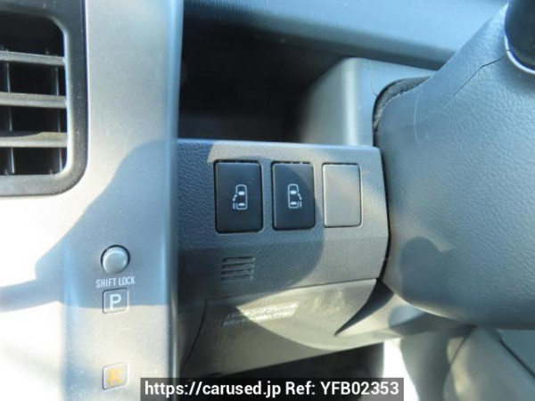 Used 2009 AT toyota voxy ZRR70W Image[30]