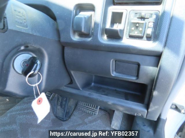 Used 2005 AT mitsubishi ek-wagon H81W Image[28]