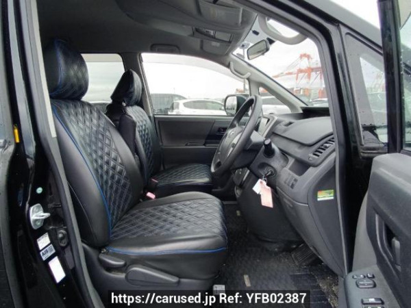Used 2008 AT toyota noah ZRR70G Image[12]