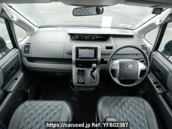 Used 2008 AT toyota noah ZRR70G Image[17]