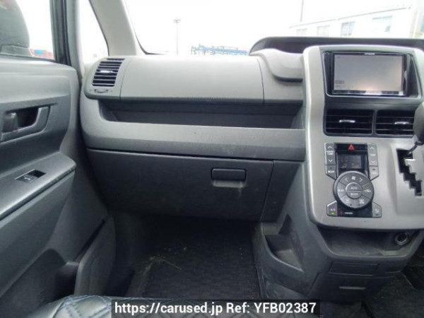 Used 2008 AT toyota noah ZRR70G Image[18]