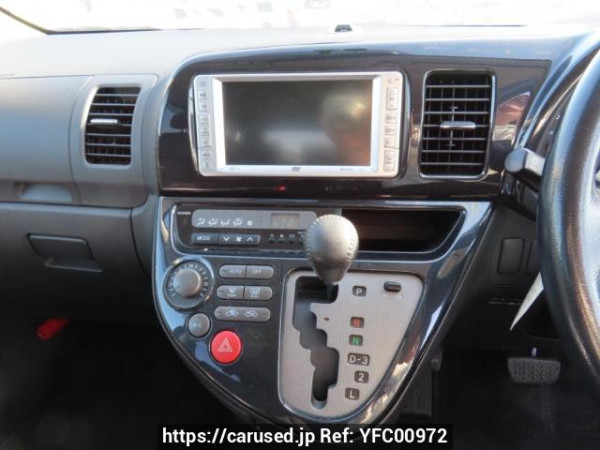 Used 2004 AT toyota wish ZNE10G Image[24]