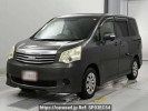 Toyota Noah ZRR70G