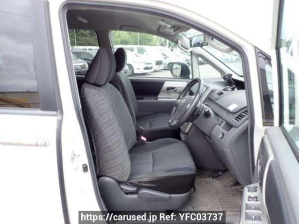Used 2009 AT toyota voxy ZRR70W Image[12]