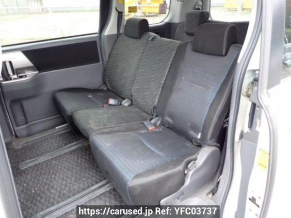 Used 2009 AT toyota voxy ZRR70W Image[15]