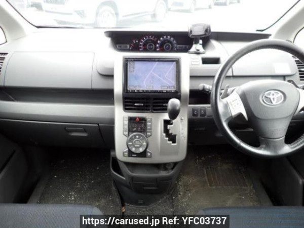 Used 2009 AT toyota voxy ZRR70W Image[19]