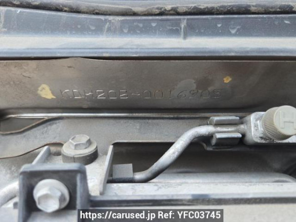 Used 2005 AT toyota regiusace-van KDH205V Image[10]