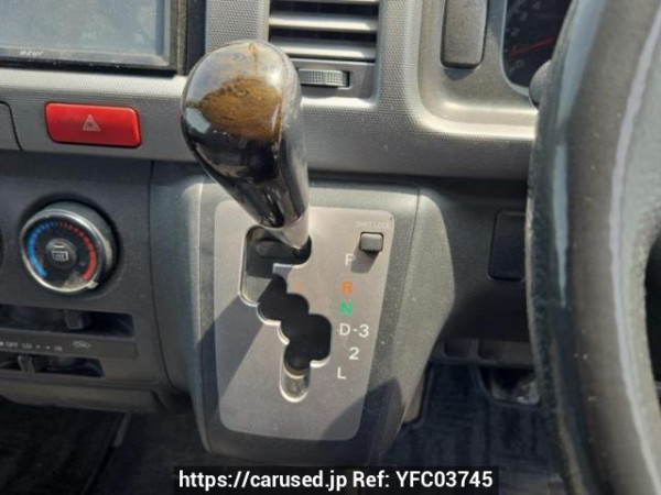 Used 2005 AT toyota regiusace-van KDH205V Image[25]