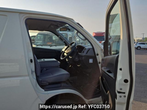 Used 2006 MT toyota regiusace-van KDH205V Image[14]