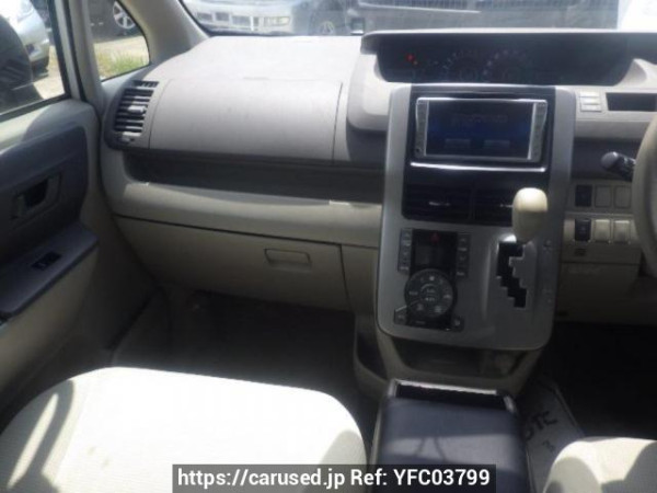 Used 2008 AT toyota noah ZRR70G Image[17]
