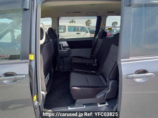Used 2009 AT toyota noah ZRR75W Image[17]