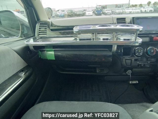Used 2005 AT toyota regiusace-van KDH205V Image[18]