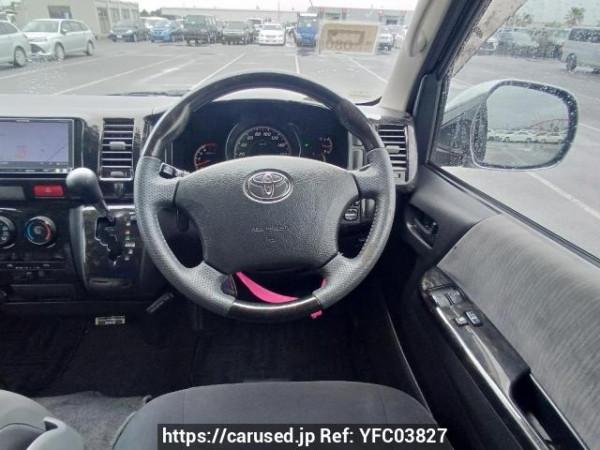 Used 2005 AT toyota regiusace-van KDH205V Image[19]
