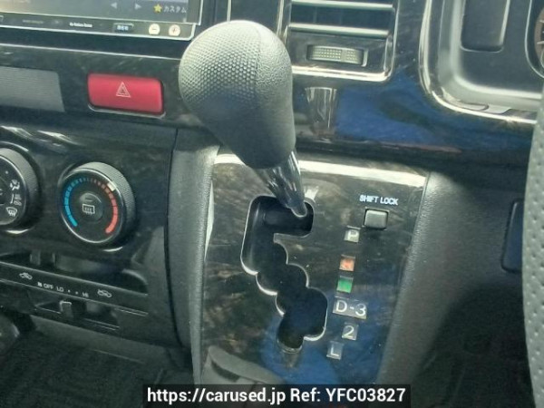 Used 2005 AT toyota regiusace-van KDH205V Image[26]