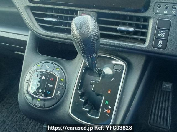 Used 2015 AT toyota noah ZRR80W Image[27]