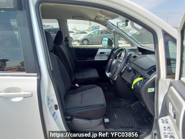 Used 2010 AT toyota noah ZRR70W Image[13]