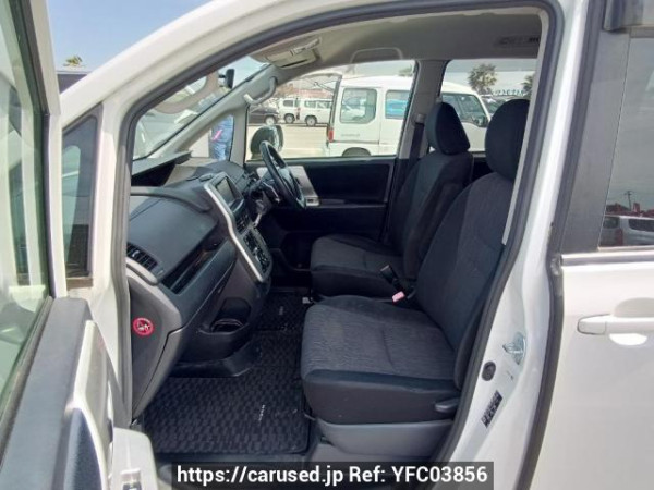 Used 2010 AT toyota noah ZRR70W Image[14]