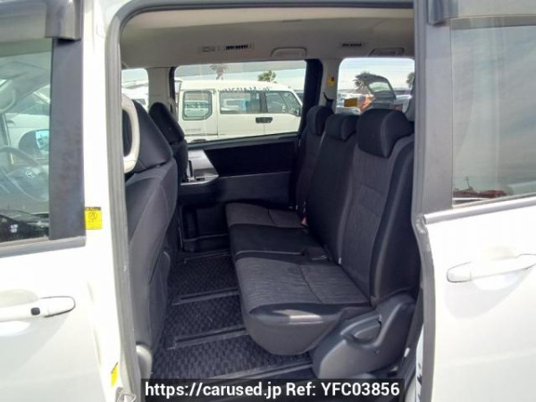 Used 2010 AT toyota noah ZRR70W Image[16]