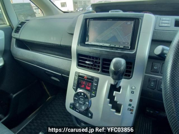 Used 2010 AT toyota noah ZRR70W Image[23]