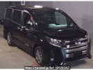 Toyota Noah ZWR80W