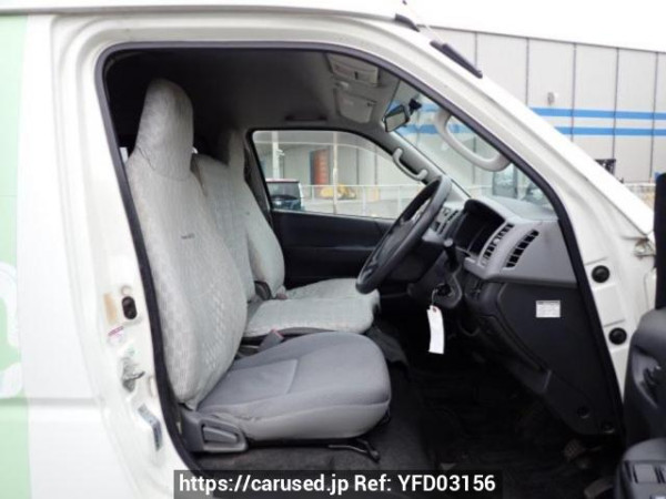 Used 2006 AT toyota regiusace-van KDH205K Image[13]