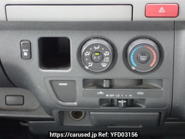 Used 2006 AT toyota regiusace-van KDH205K Image[22]