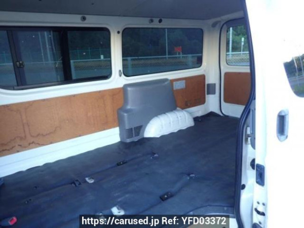 Used 2004 AT toyota regiusace-van KDH205V Image[14]