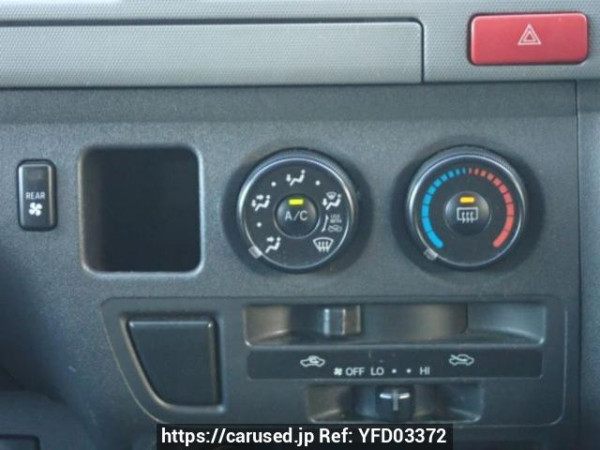 Used 2004 AT toyota regiusace-van KDH205V Image[20]