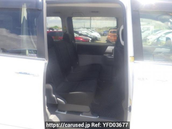 Used 2009 AT toyota voxy ZRR70W Image[13]