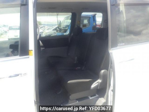 Used 2009 AT toyota voxy ZRR70W Image[14]