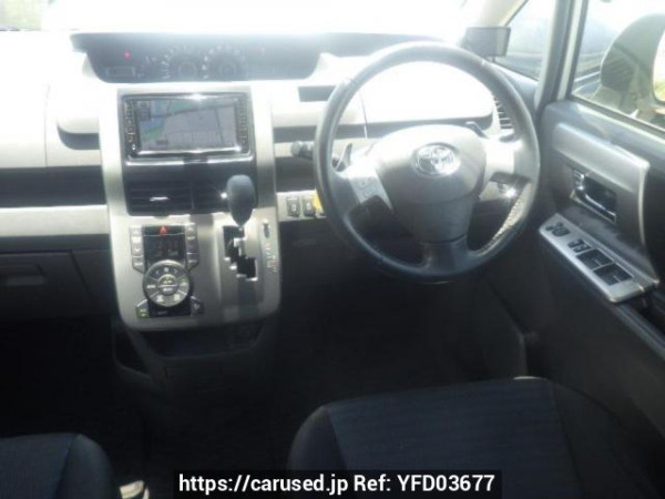 Used 2009 AT toyota voxy ZRR70W Image[18]