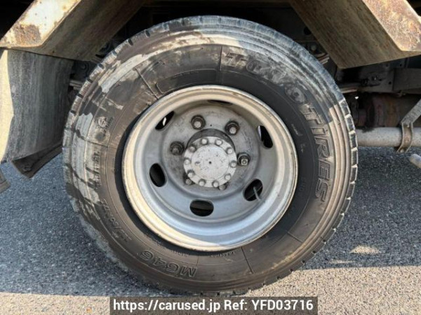 Used 2004 MT isuzu forward FRR33D4 Image[35]