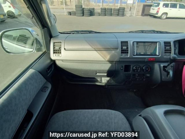Used 2006 AT toyota regiusace-van KDH200V Image[18]