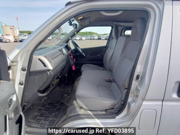 Used 2004 AT toyota regiusace-van KDH200V Image[13]