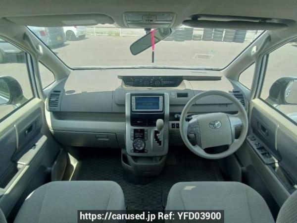 Used 2009 AT toyota noah ZRR70G Image[17]