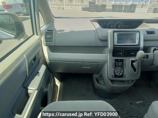 Used 2009 AT toyota noah ZRR70G Image[18]