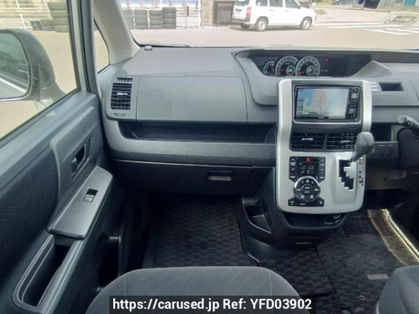 Used 2010 AT toyota noah ZRR70G Image[18]