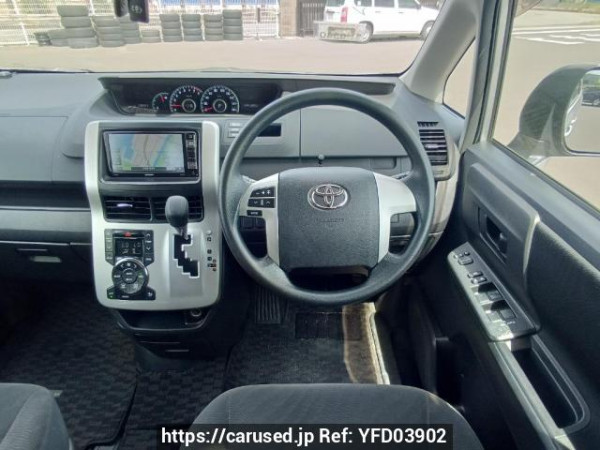 Used 2010 AT toyota noah ZRR70G Image[19]