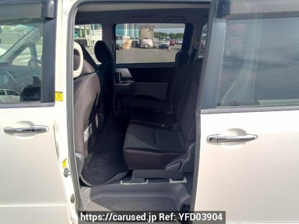 Used 2009 AT toyota voxy ZRR70W Image[15]