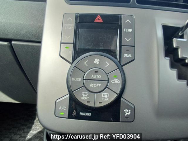 Used 2009 AT toyota voxy ZRR70W Image[21]